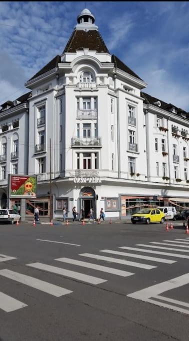 Garsoniera Centru Vechi English Park Craiova Eksteriør billede
